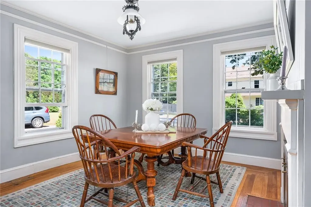 133 New Meadow Road Barrington RI 02806