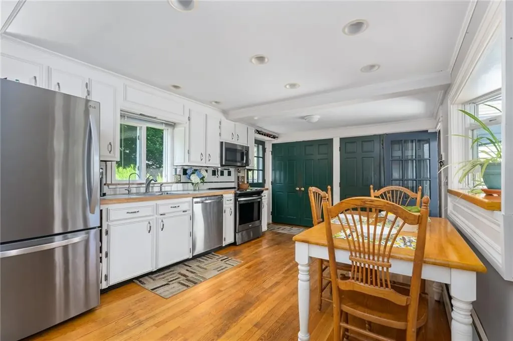 133 New Meadow Road Barrington RI 02806