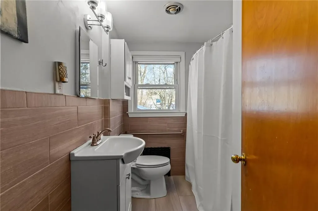 40 Missouri Drive Warwick RI 02886