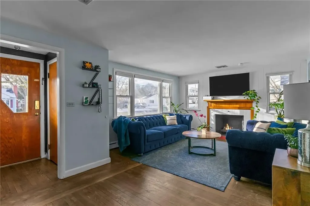 40 Missouri Drive Warwick RI 02886