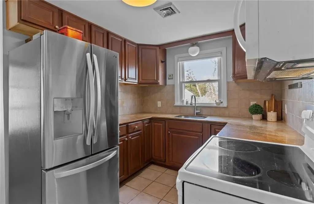 40 Missouri Drive Warwick RI 02886