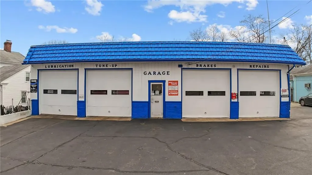 10 Gansett Avenue Cranston RI 02920