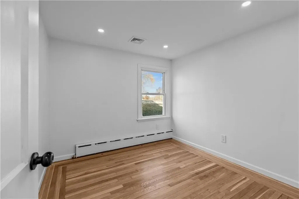 1625 East Main Road Portsmouth RI 02871