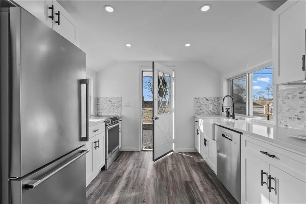 1625 East Main Road Portsmouth RI 02871