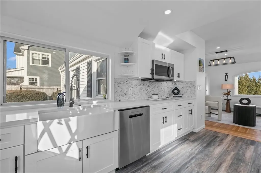 1625 East Main Road Portsmouth RI 02871