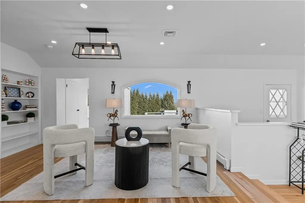 1625 East Main Road Portsmouth RI 02871