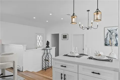 1625 East Main Road Portsmouth RI 02871