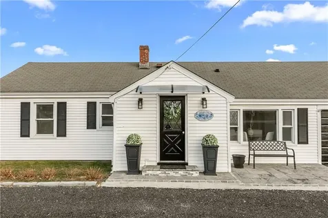 1625 East Main Road Portsmouth RI 02871