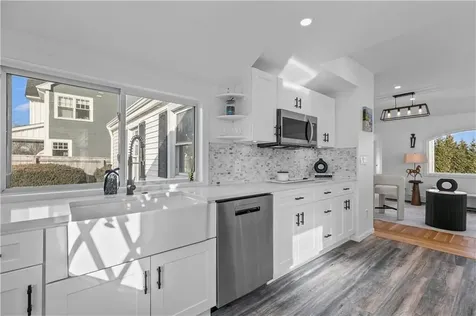 1625 East Main Road Portsmouth RI 02871