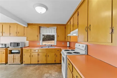 126 Weaver Hill Road West Greenwich RI 02817