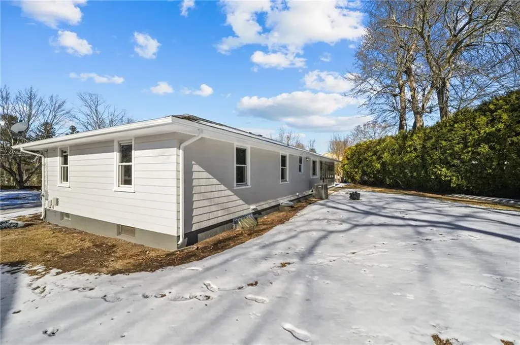 62 Old Spring Road Cranston RI 02920