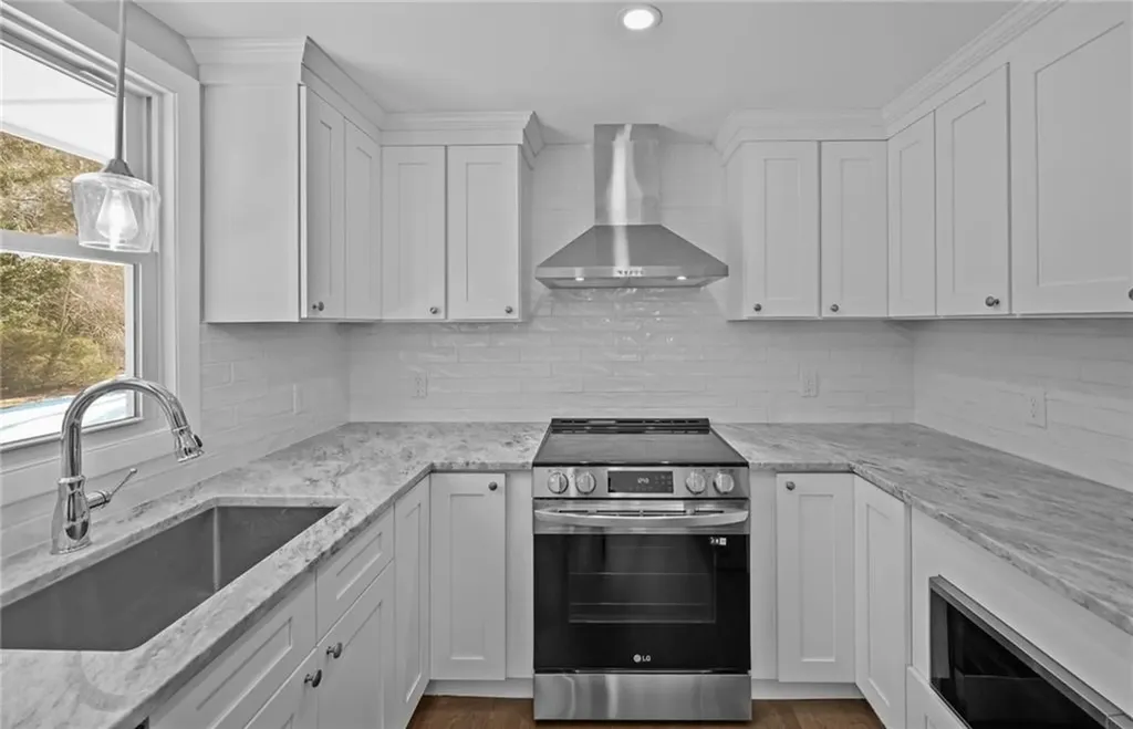 62 Old Spring Road Cranston RI 02920