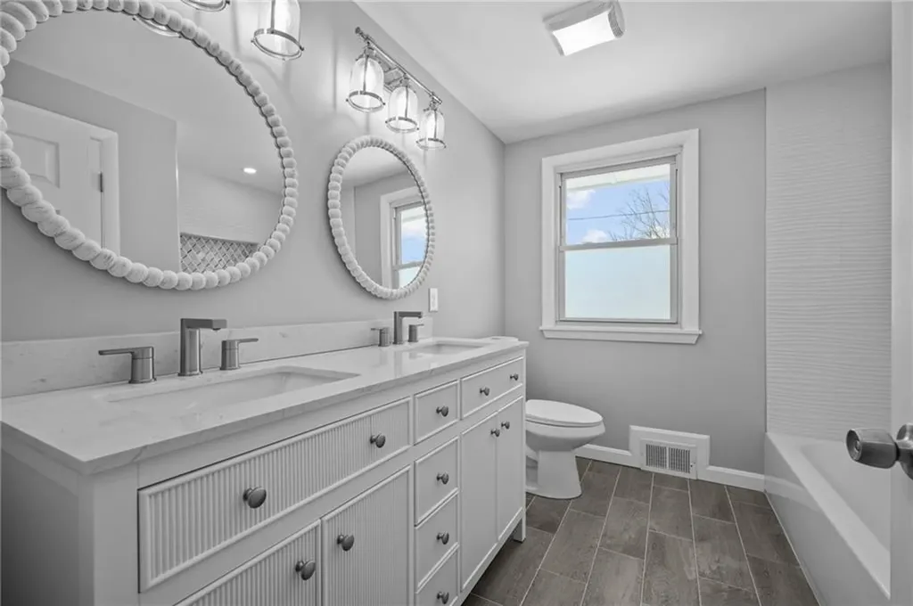 62 Old Spring Road Cranston RI 02920