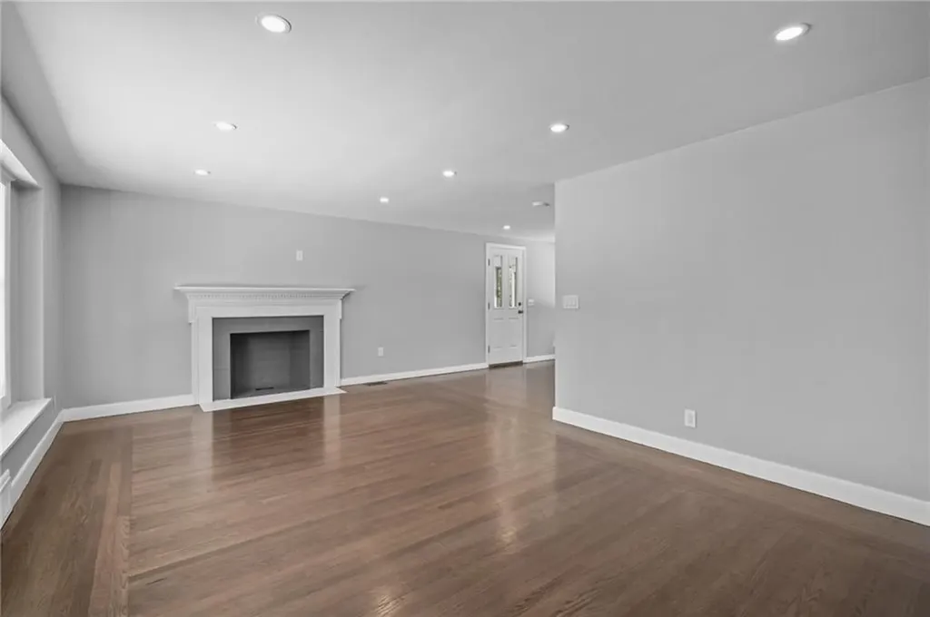 62 Old Spring Road Cranston RI 02920