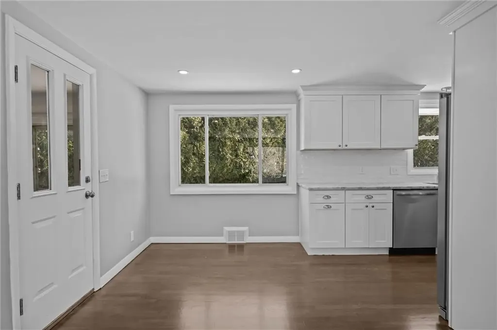 62 Old Spring Road Cranston RI 02920