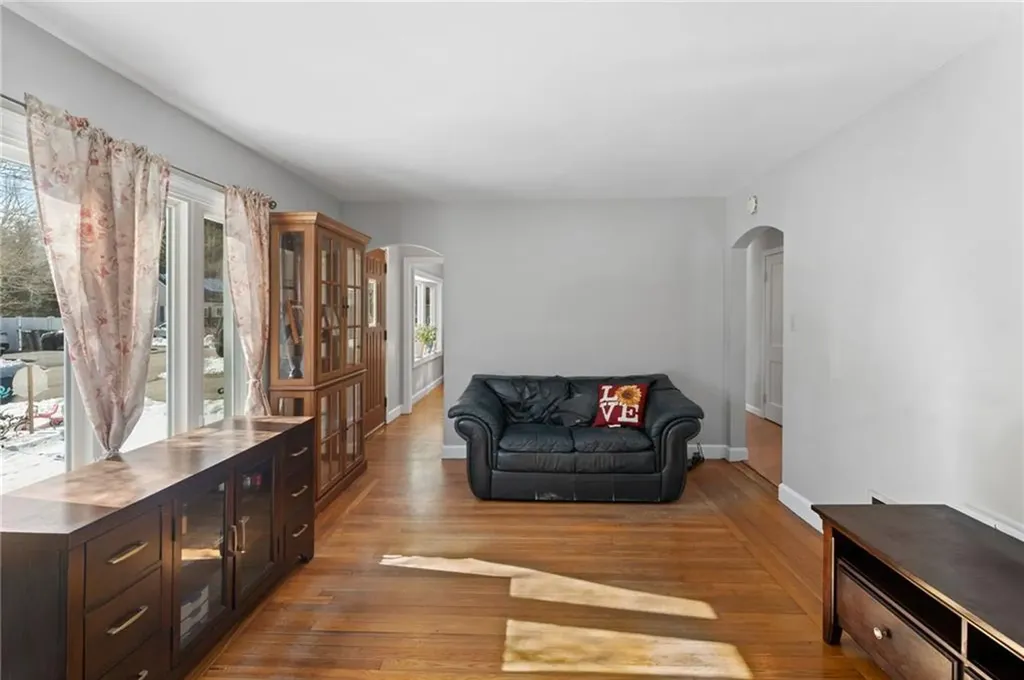 11 Perry Street Smithfield RI 02917