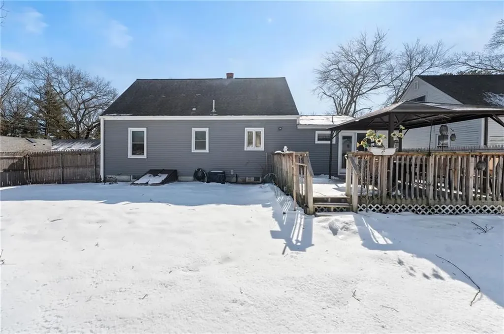 11 Perry Street Smithfield RI 02917