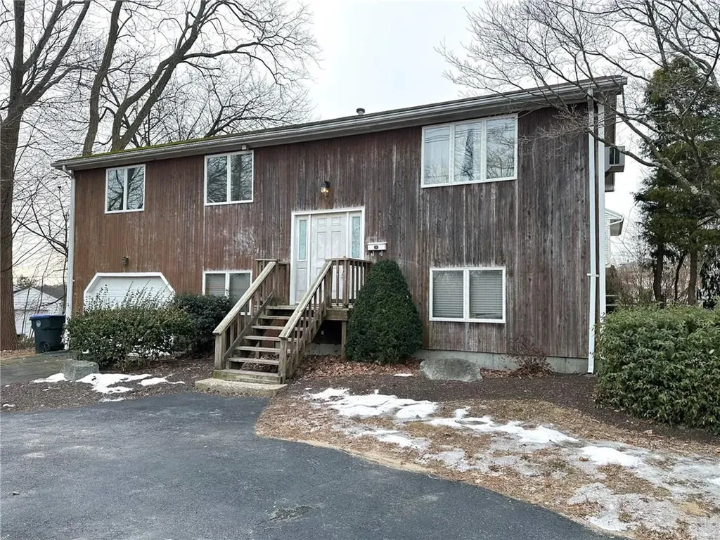 276 Woodward Road Providence RI 02904