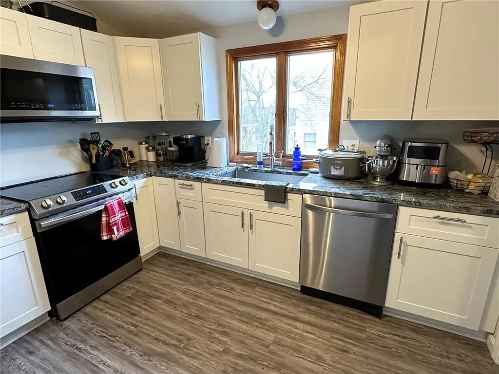 276 Woodward Road Providence RI 02904