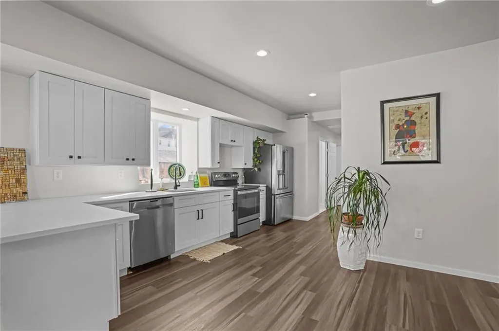 8 Queen Street Cranston RI 02920