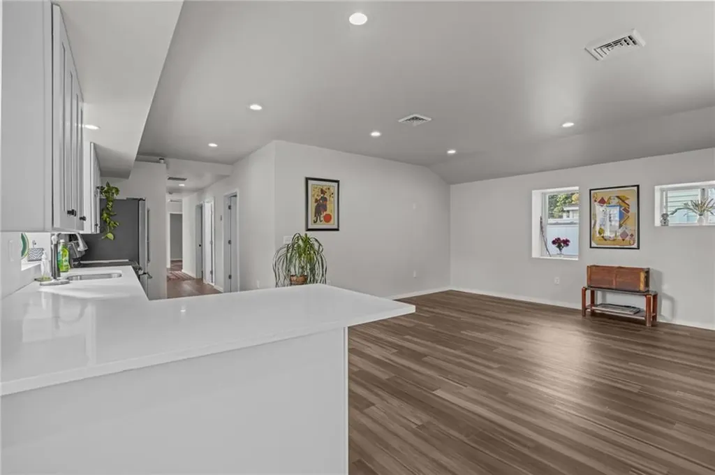 8 Queen Street Cranston RI 02920