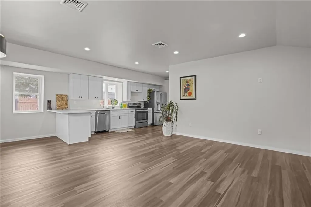 8 Queen Street Cranston RI 02920