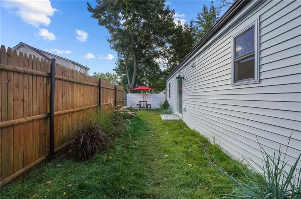 8 Queen Street Cranston RI 02920