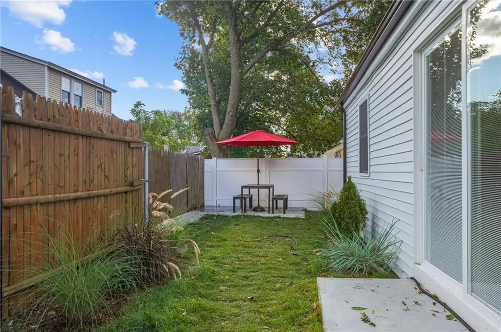 8 Queen Street Cranston RI 02920