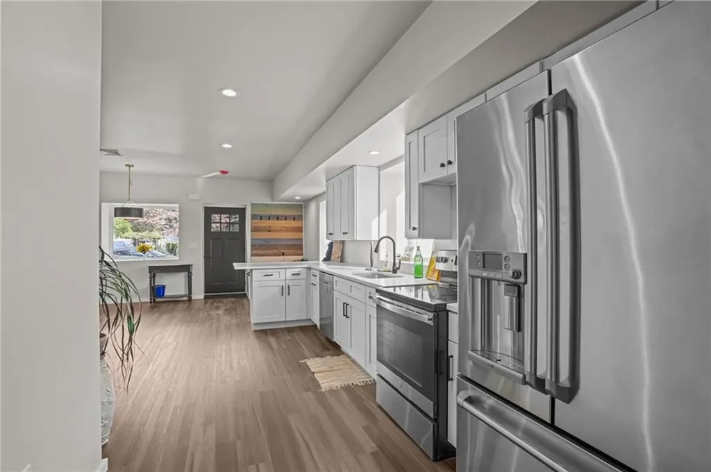 8 Queen Street Cranston RI 02920