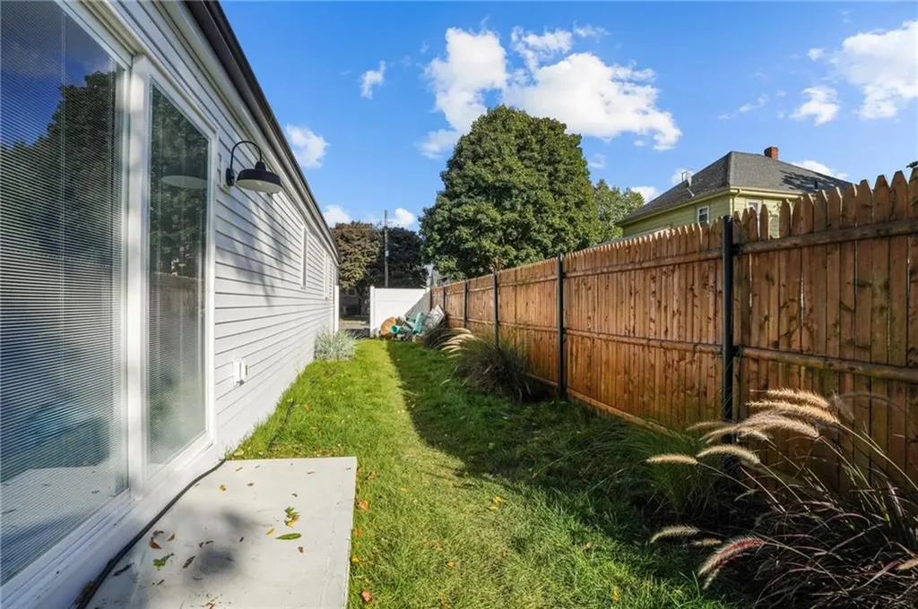 8 Queen Street Cranston RI 02920