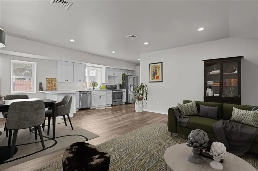 8 Queen Street Cranston RI 02920