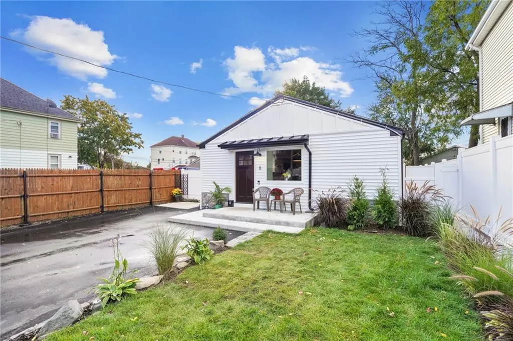 8 Queen Street Cranston RI 02920