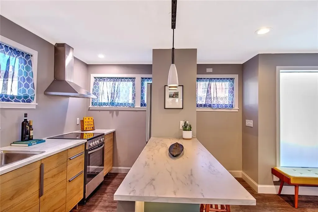 3220 Post Road Warwick RI 02886