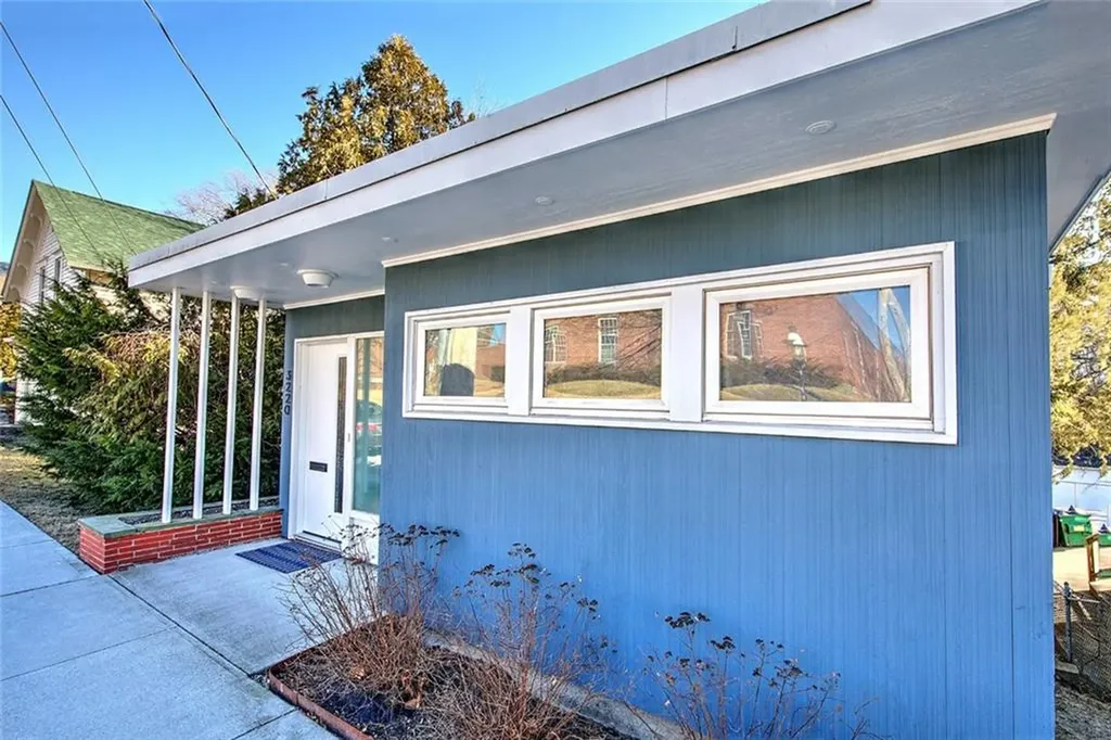 3220 Post Road Warwick RI 02886
