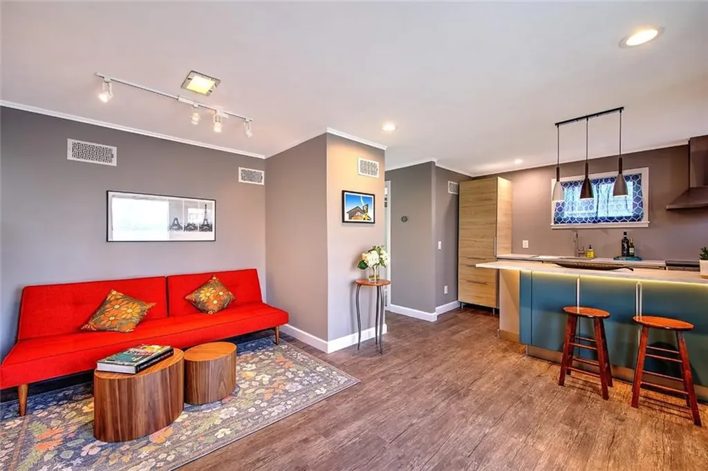 3220 Post Road Warwick RI 02886