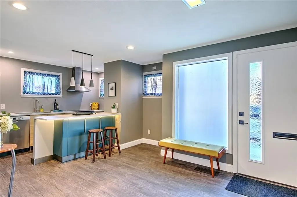 3220 Post Road Warwick RI 02886