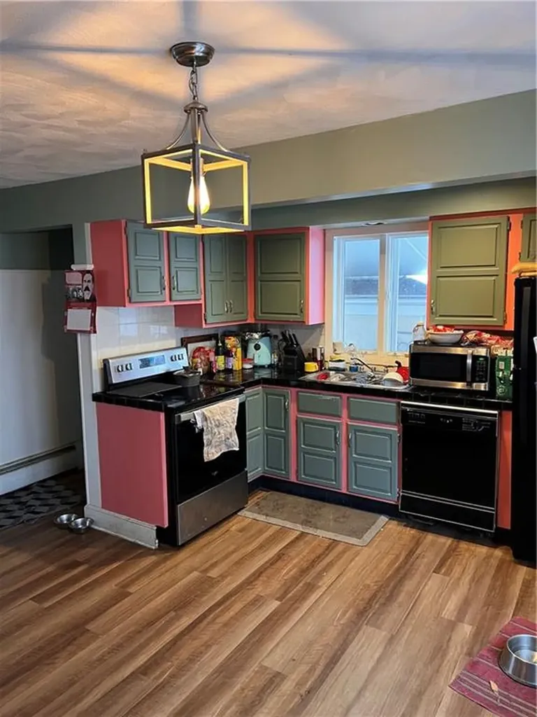 124 Auburn Street Cranston RI 02910