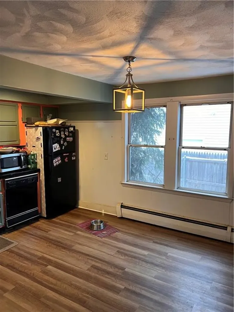 124 Auburn Street Cranston RI 02910