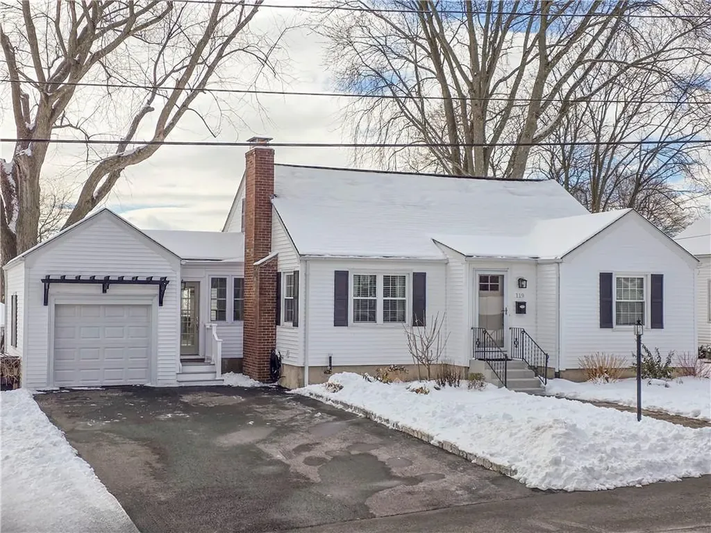 119 Allerton Avenue East Providence RI 02914