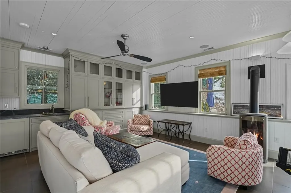 298 Rumstick Road Barrington RI 02806