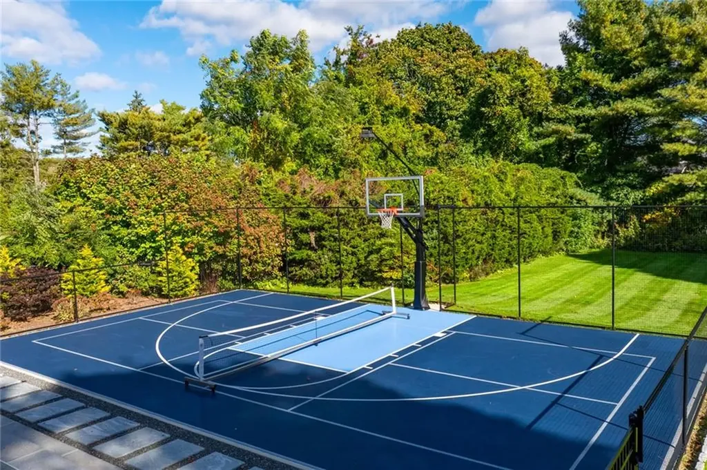 298 Rumstick Road Barrington RI 02806