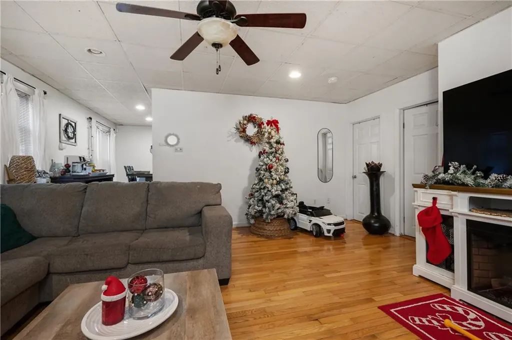 43 Rivulet Street Woonsocket RI 02895