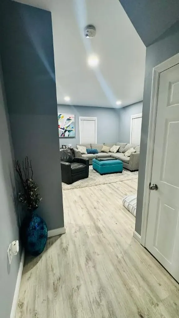53 Royal Avenue Warwick RI 02889