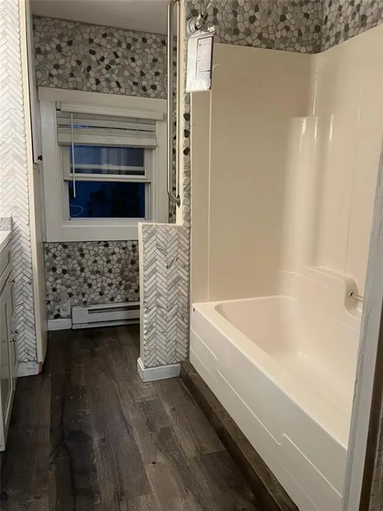 29 Dan Street Warwick RI 02889