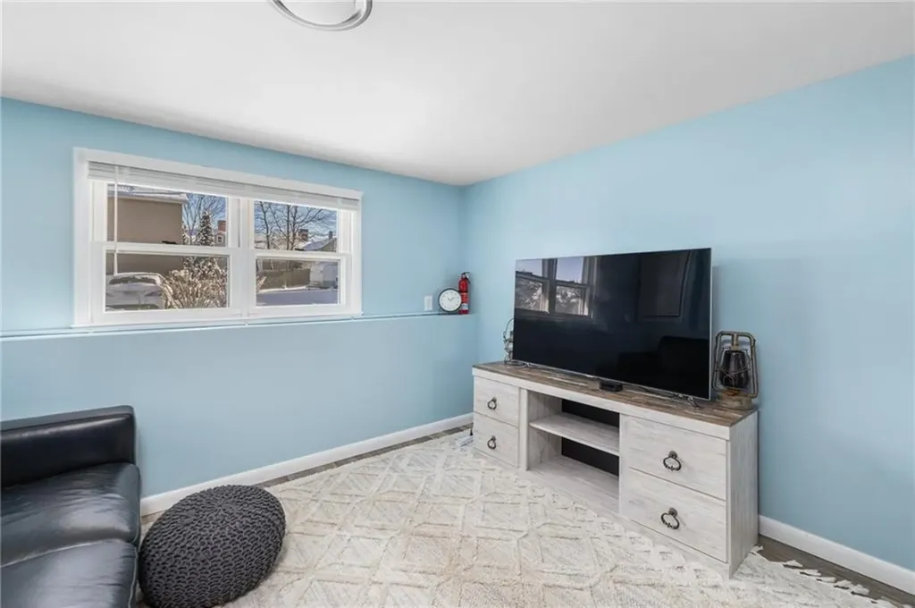 11 Cruise Street Warwick RI 02888