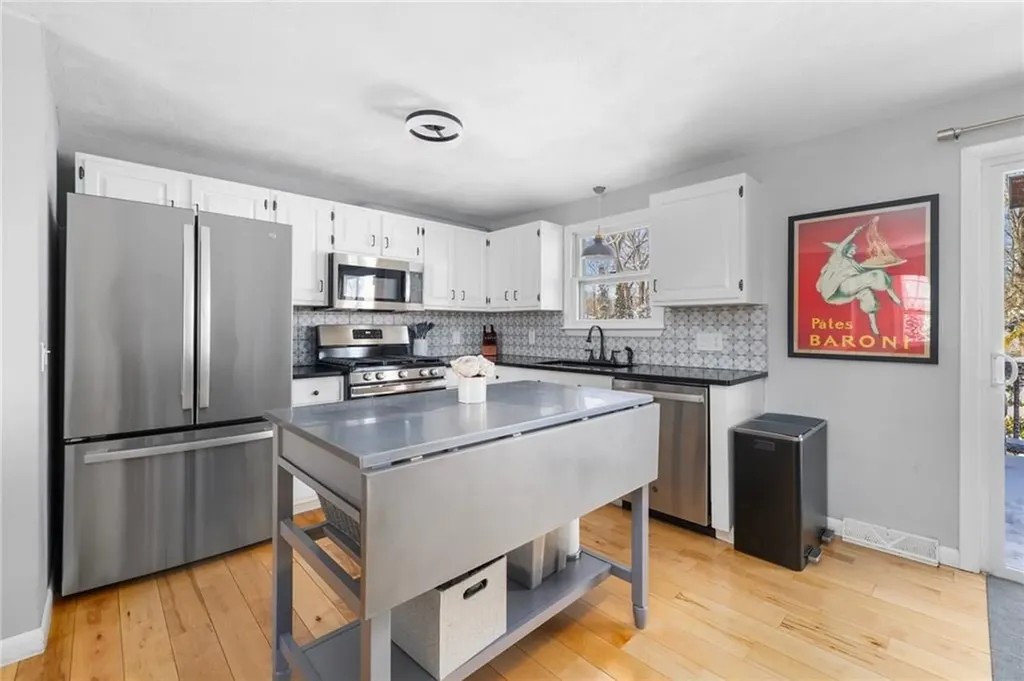 11 Cruise Street Warwick RI 02888