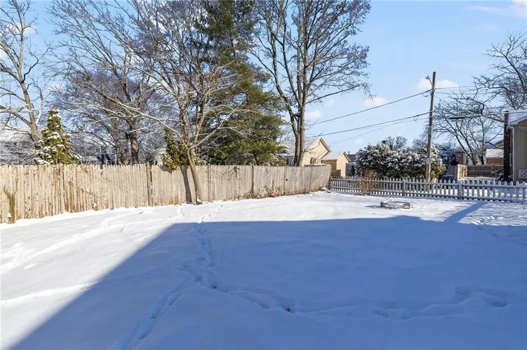 11 Cruise Street Warwick RI 02888