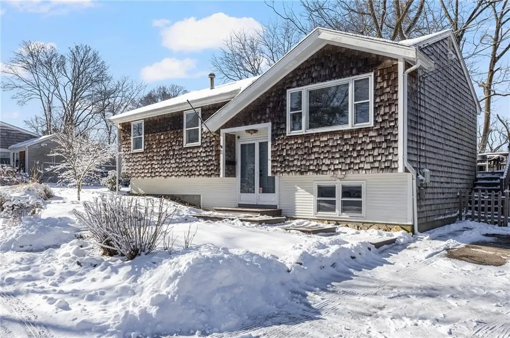 11 Cruise Street Warwick RI 02888