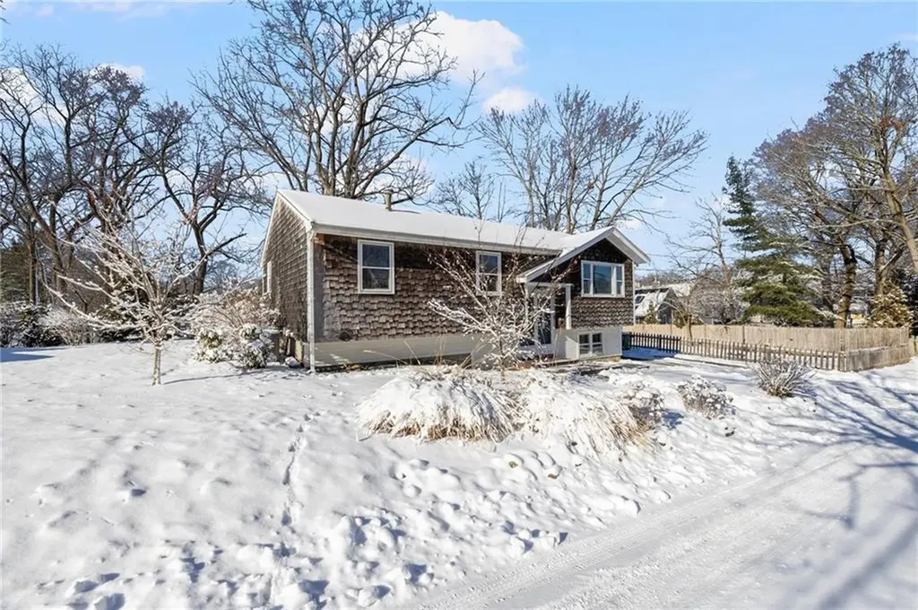 11 Cruise Street Warwick RI 02888