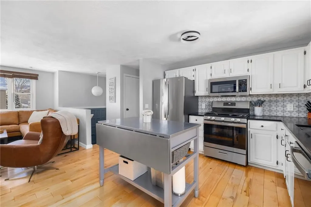 11 Cruise Street Warwick RI 02888